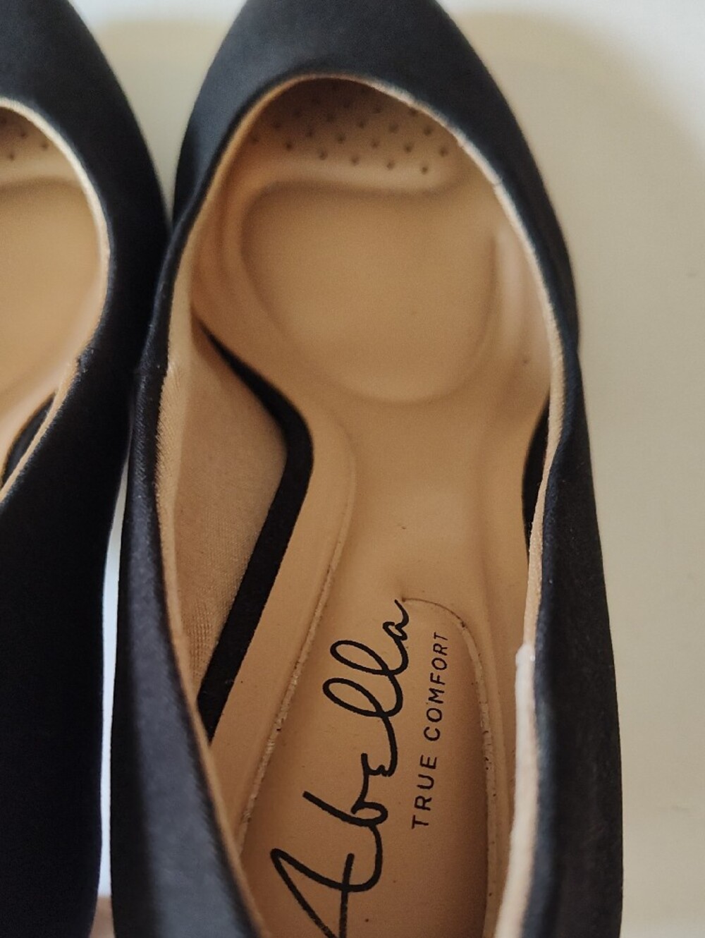 ABELLA "Galaxy"Black Pointed-Toe Classic Comfort Pumps Size 8 M - Picture 8 of 11
